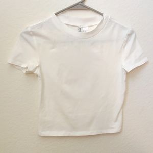 H&M White Crop Top with a round neckline and Short Sleeves, S-Size.